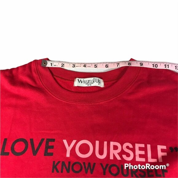 Wound Up Womens Sz Medium 7-9  Sweatshirt Crewneck Love Yourself Graphic Red New - Picture 8 of 12